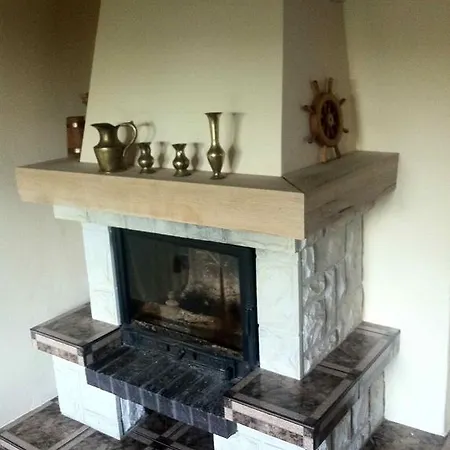 Bea Hive بيت خشبي أسترزيتش